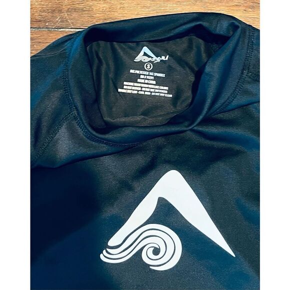 Kanu Surf Men's Long Sleeve Platinum UPF 50+ Rashguard Swim Tee, Black, Small - Picture 4 of 5